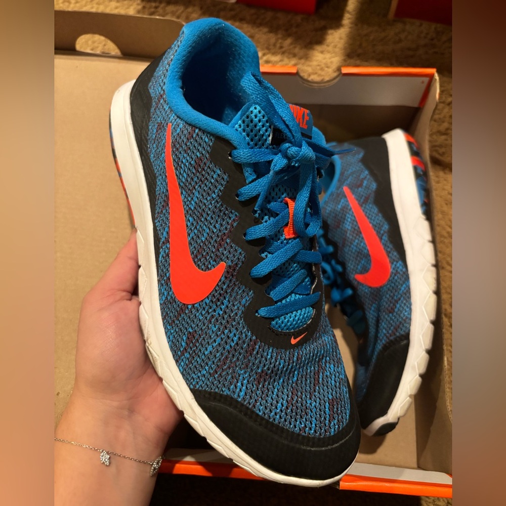 Women’s Nike shoes